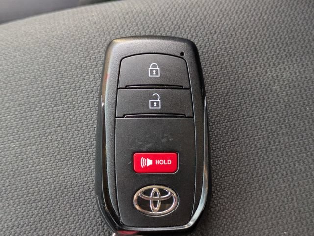 Used 2023 Toyota Corolla Cross LE w/ Moonroof Package FWD image 28