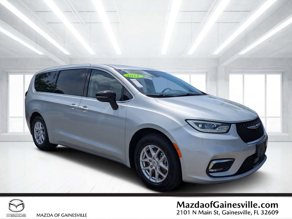 Used 2024 Chrysler Pacifica Touring-L FWD image 1