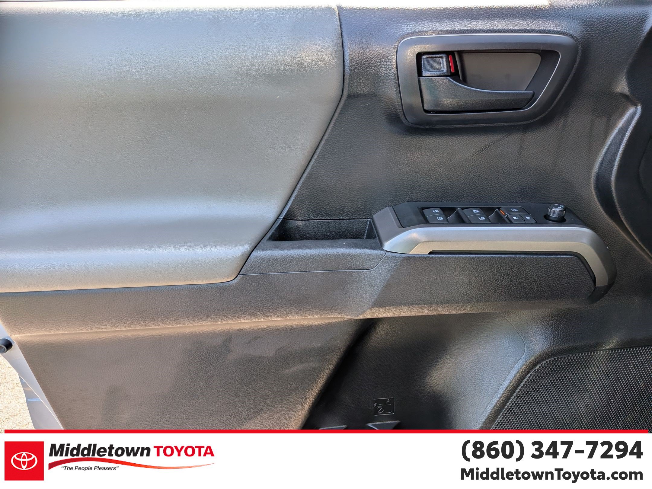 Certified 2020 Toyota Tacoma SR5 AWD/4WD image 10