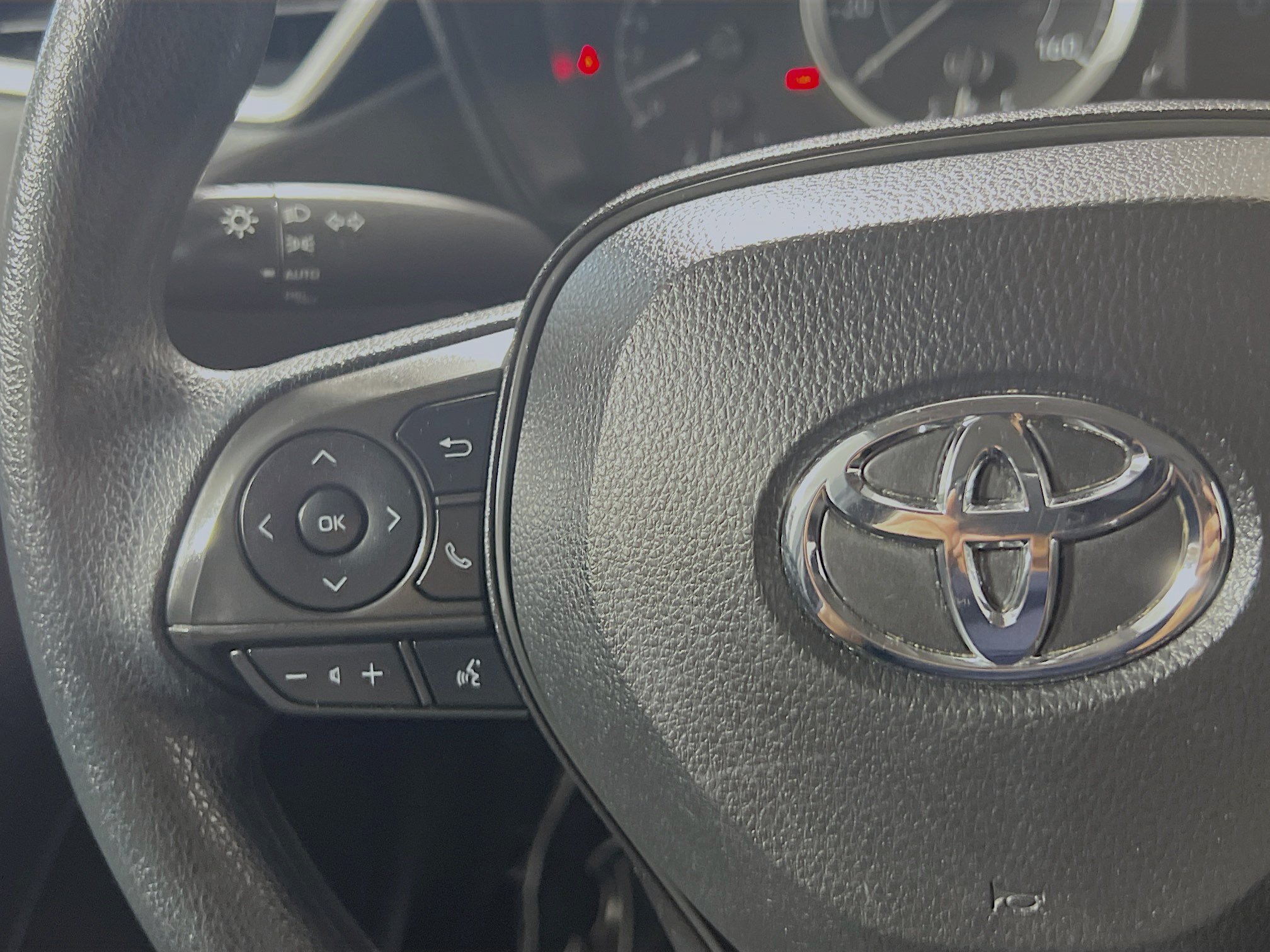 Used 2022 Toyota Corolla LE FWD image 19
