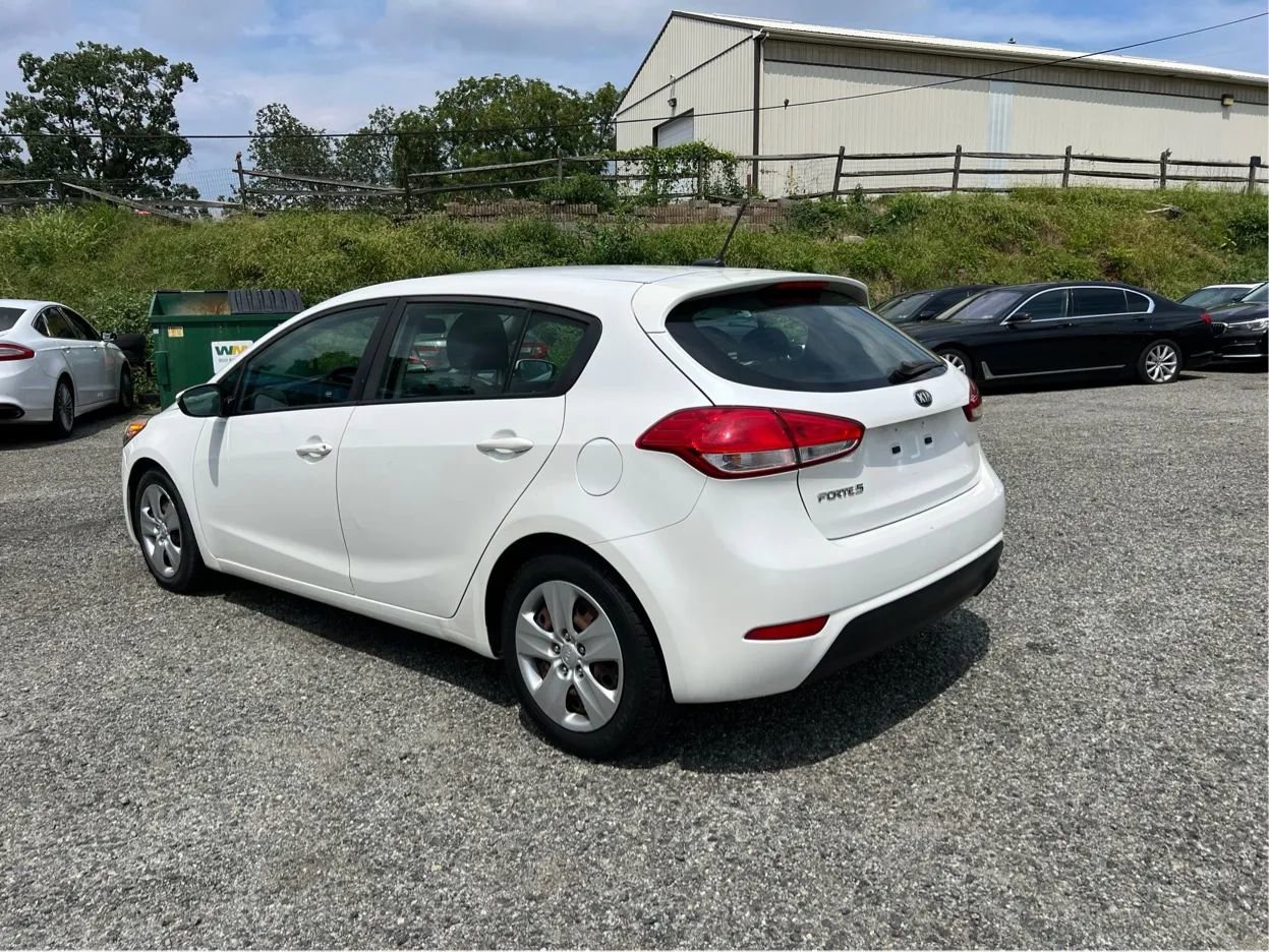 Used 2016 Kia Forte LX image 7