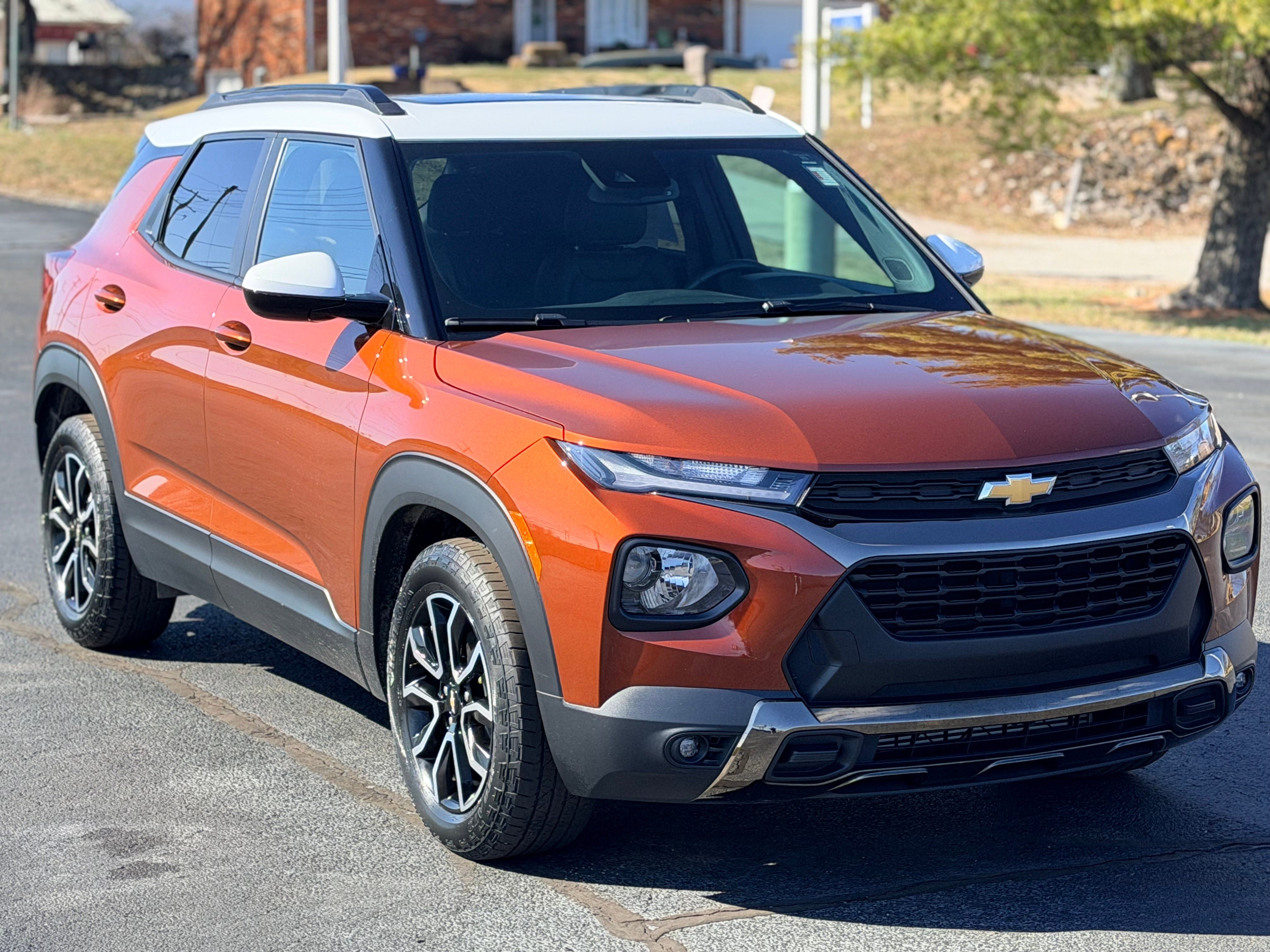 Used 2021 Chevrolet TrailBlazer ACTIV w/ Sun and Liftgate Package FWD image 3