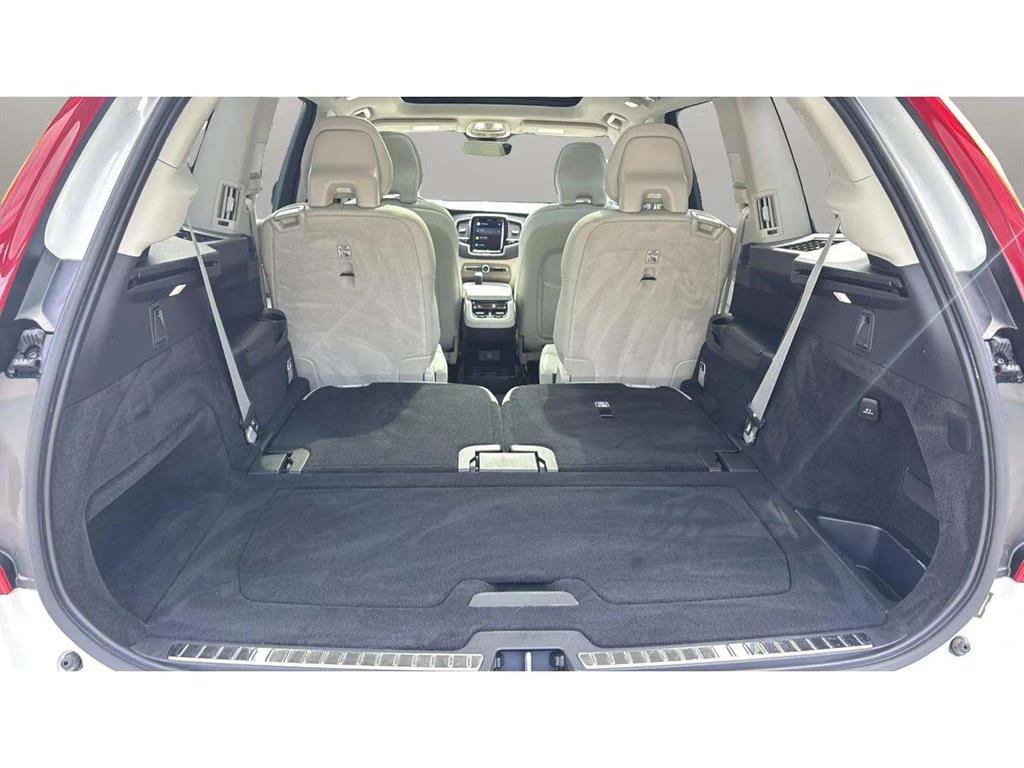 Used 2023 Volvo XC90 B6 Plus image 9