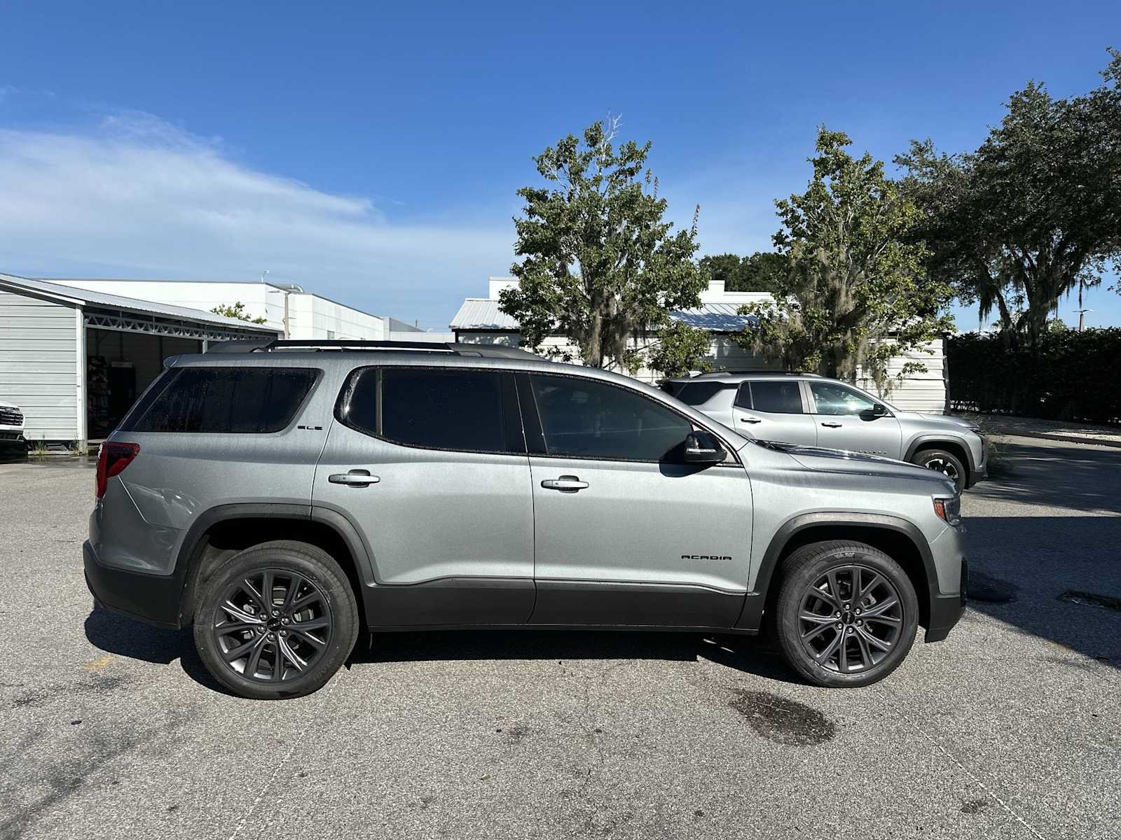 Certified 2023 GMC Acadia SLE w/ Driver Convenience Package AWD/4WD image 7