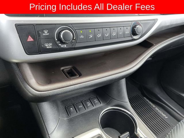 Used 2019 Toyota Highlander LE AWD/4WD image 32