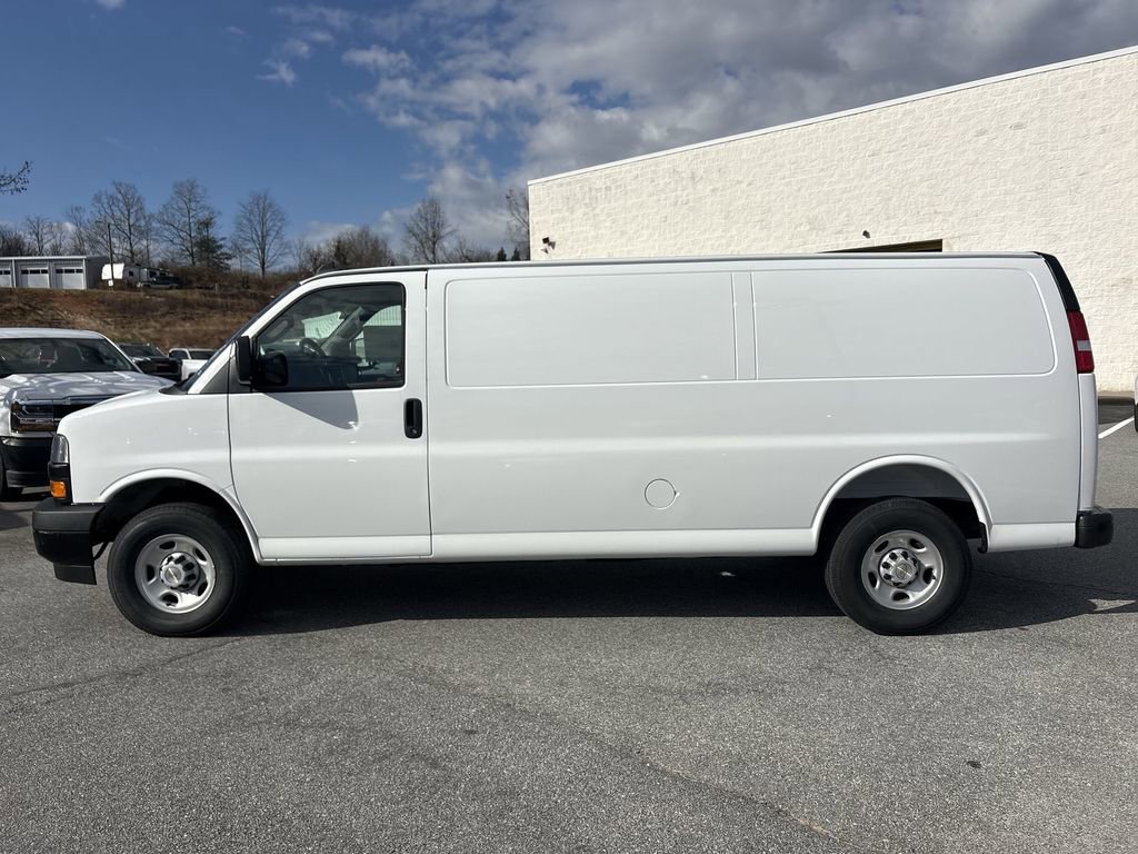 New 2025 Chevrolet Express 3500 Extended w/ Driver Convenience Package RWD image 6