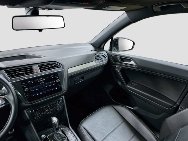 Used 2021 Volkswagen Tiguan SE R-Line AWD/4WD image 23