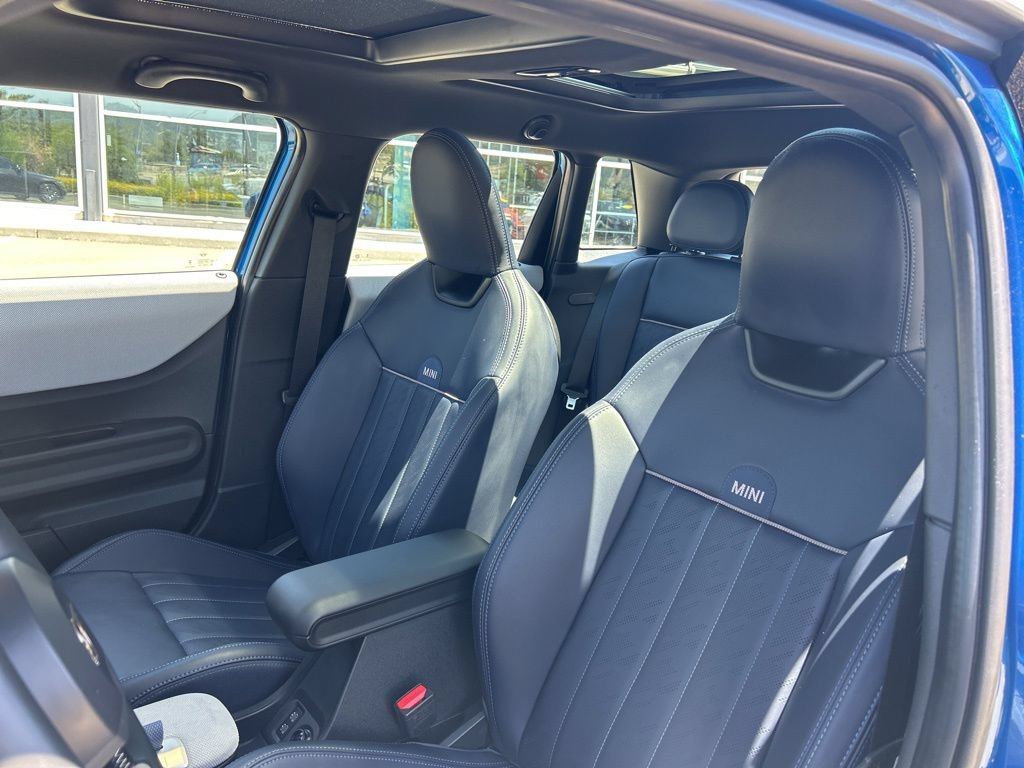 Used 2026 MINI Cooper 4-Door Hardtop FWD image 11