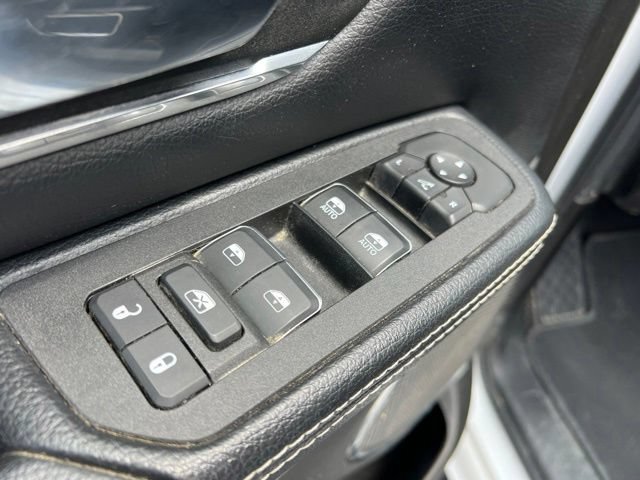 Used 2025 RAM 1500 Laramie AWD/4WD image 31