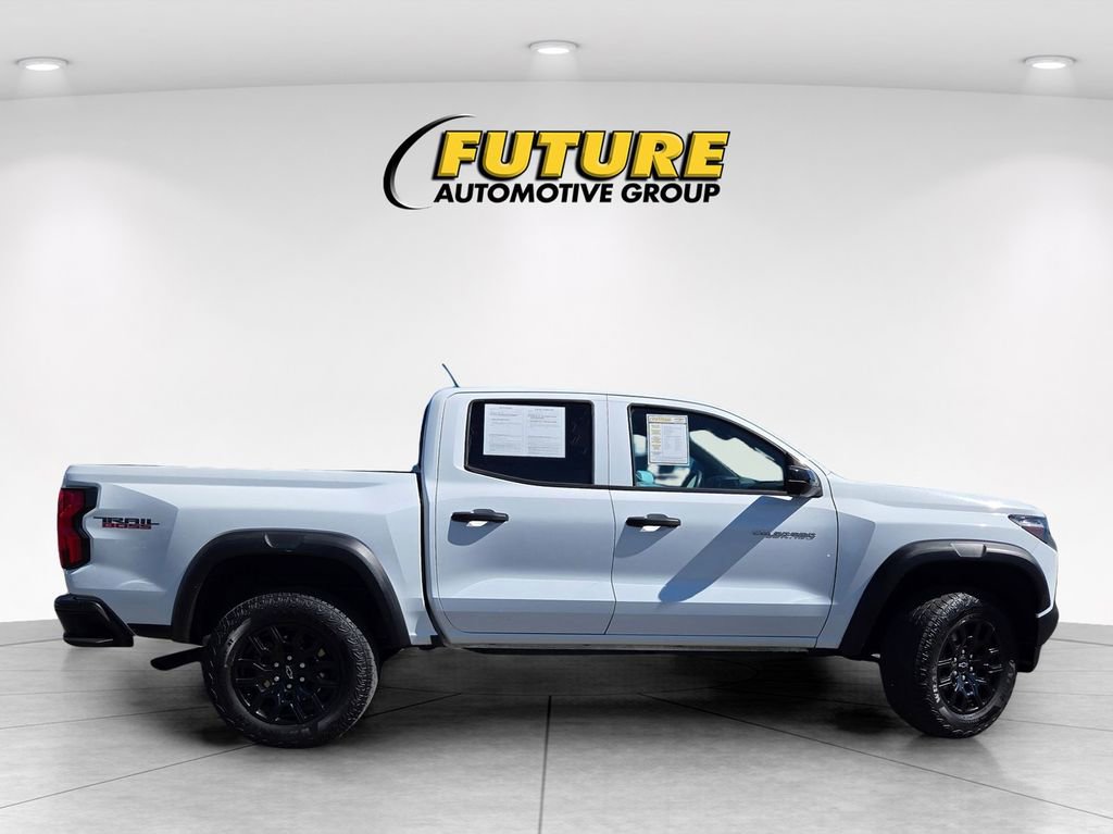 Used 2023 Chevrolet Colorado Trail Boss w/ Technology Package image 3