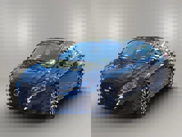 Used 2024 Nissan Altima 2.5 SV image 1