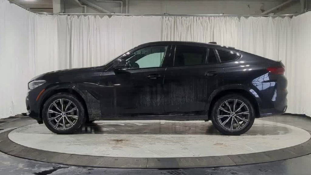 Used 2023 BMW X6 xDrive40i w/ M Sport Package image 6