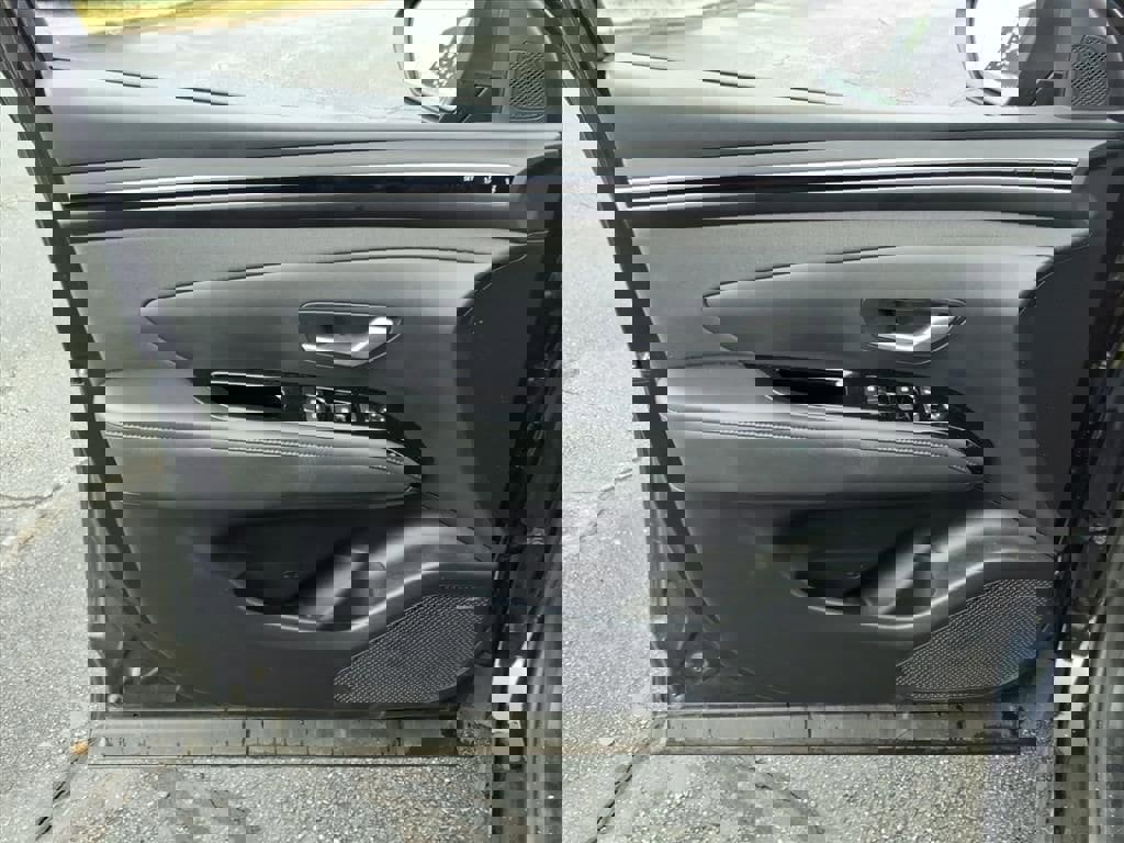 Used 2022 Hyundai Tucson Limited w/ Cargo Package image 8