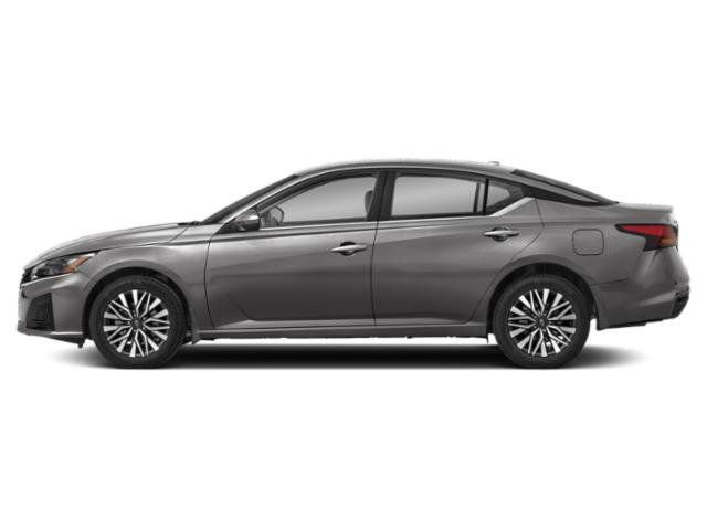 Used 2024 Nissan Altima 2.5 SV image 3