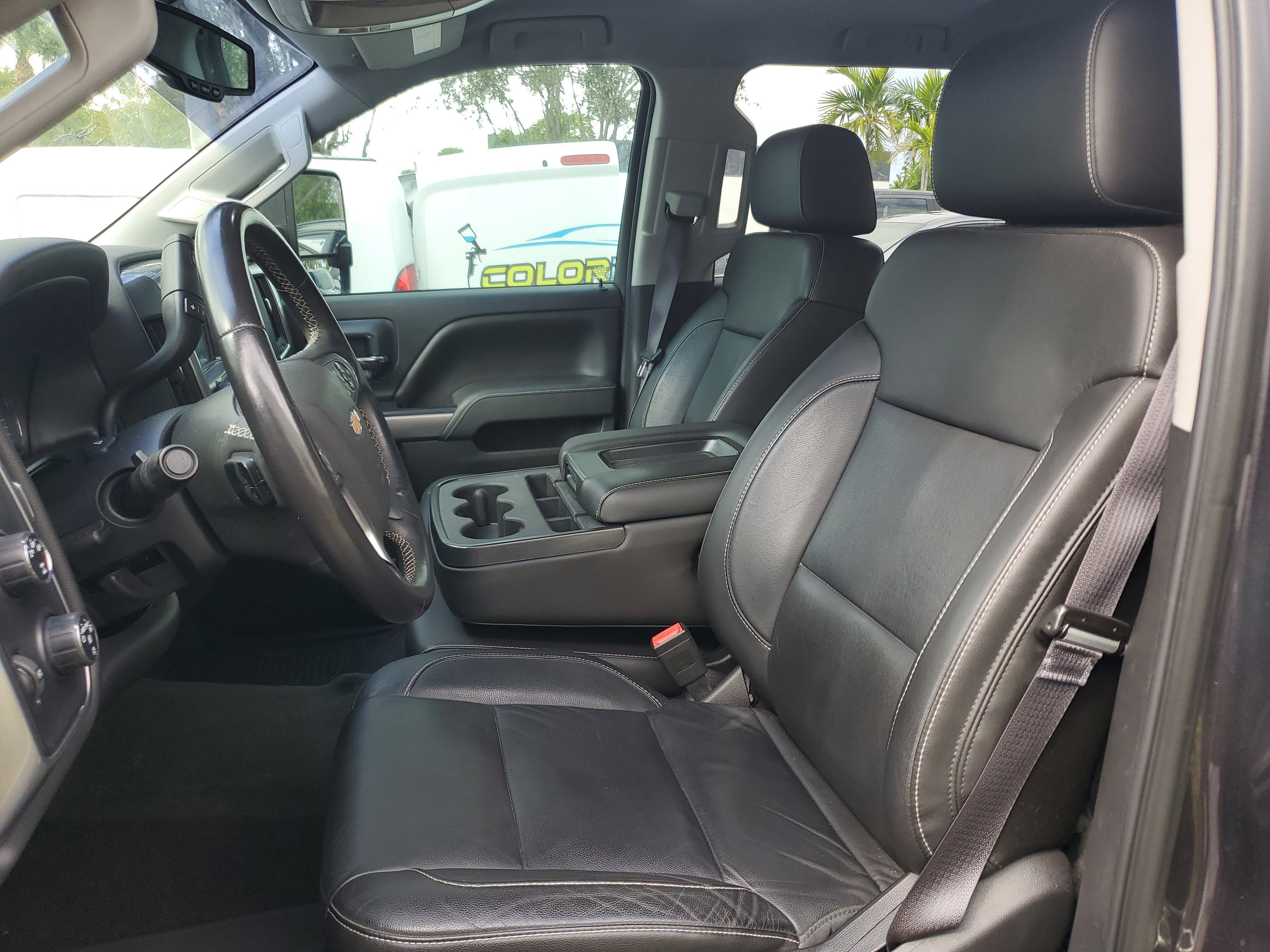 Used 2015 Chevrolet Silverado 2500 LT w/ LT Convenience Package image 7