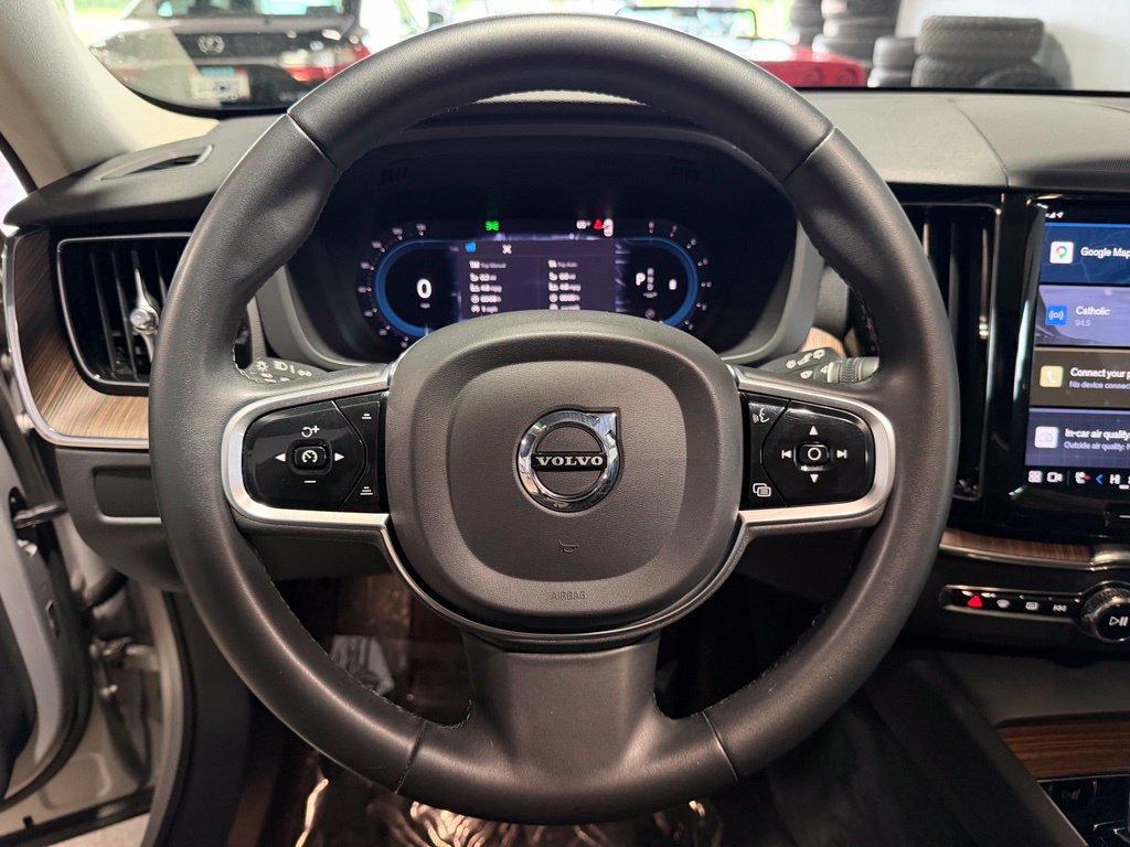 Used 2023 Volvo XC60 B5 Plus w/ Climate Package AWD/4WD image 9