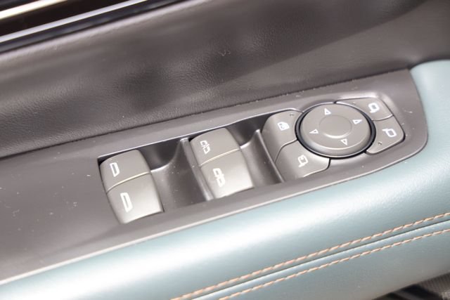 Used 2025 GMC Yukon AT4 AWD/4WD image 26