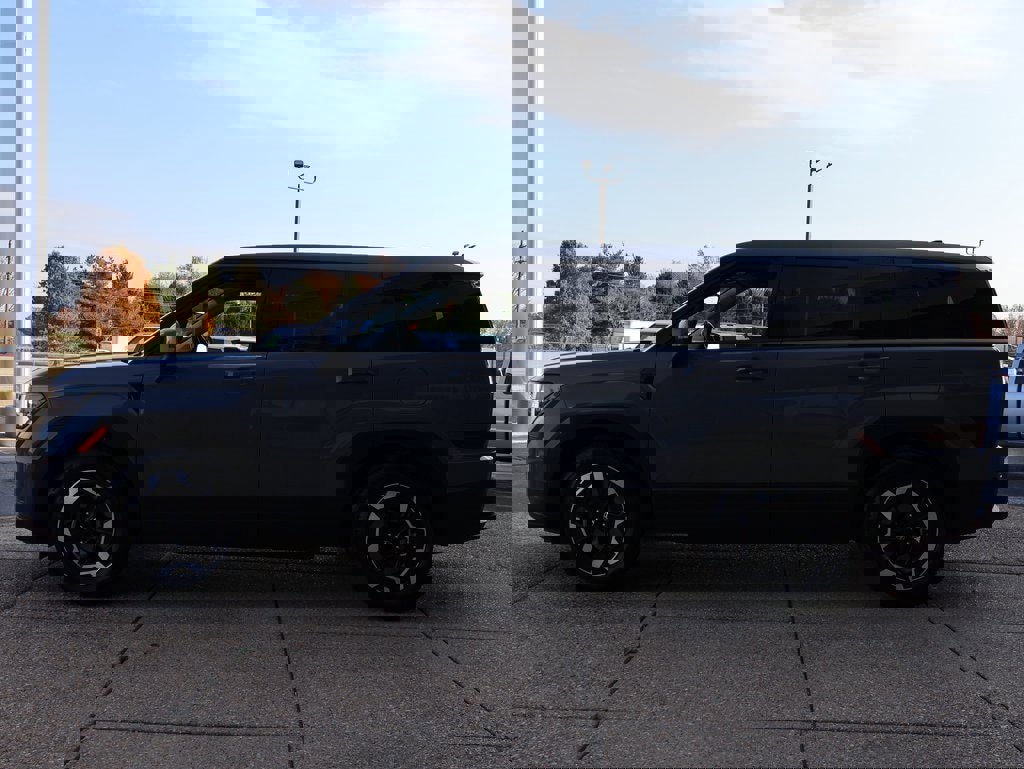 Used 2024 Hyundai Santa Fe SE image 3