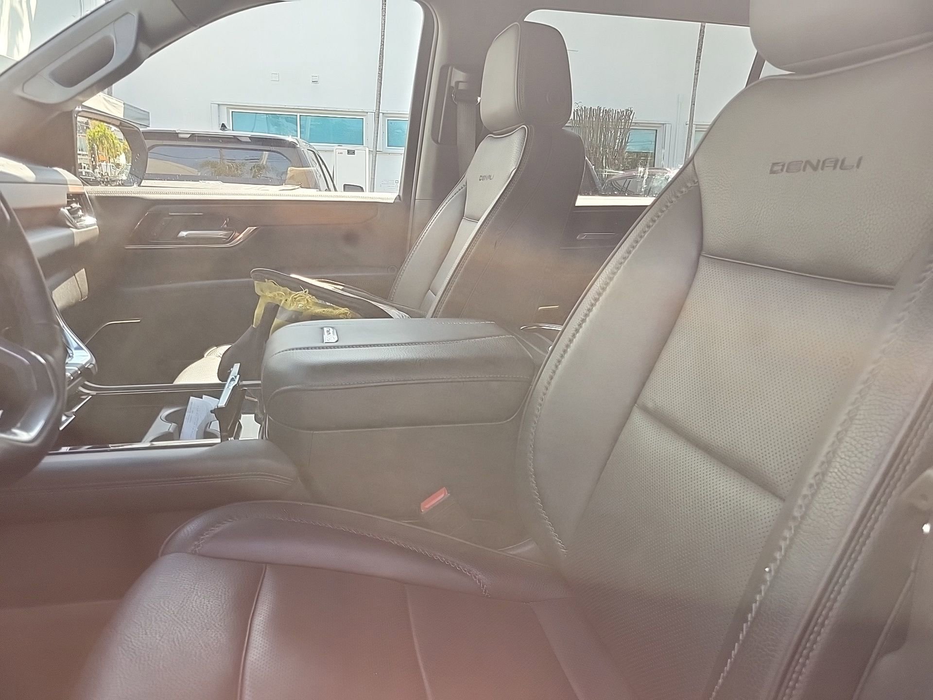 Used 2025 GMC Yukon XL Denali image 31