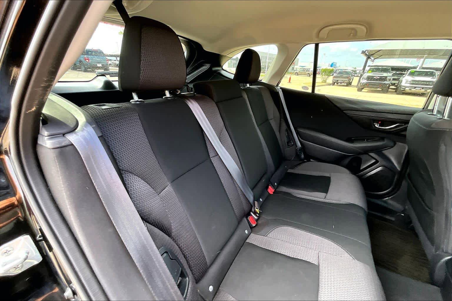 Used 2024 Subaru Outback Premium AWD/4WD image 18
