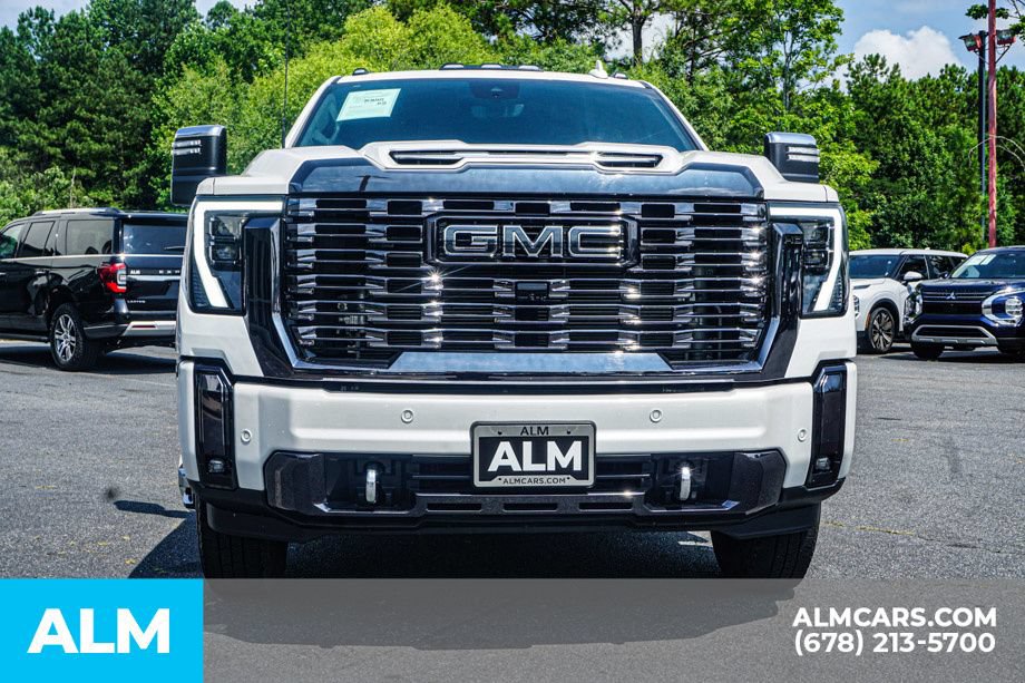 Used 2024 GMC Sierra 3500 Denali Ultimate AWD/4WD image 9