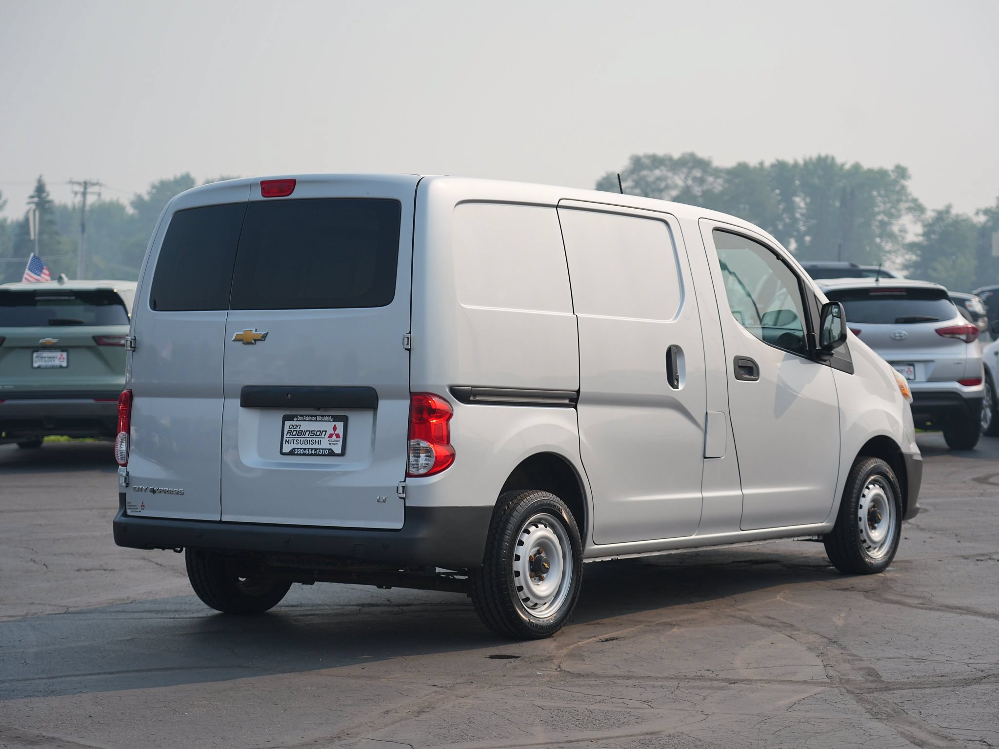 Used 2017 Chevrolet City Express LT w/ Technology Package FWD image 3