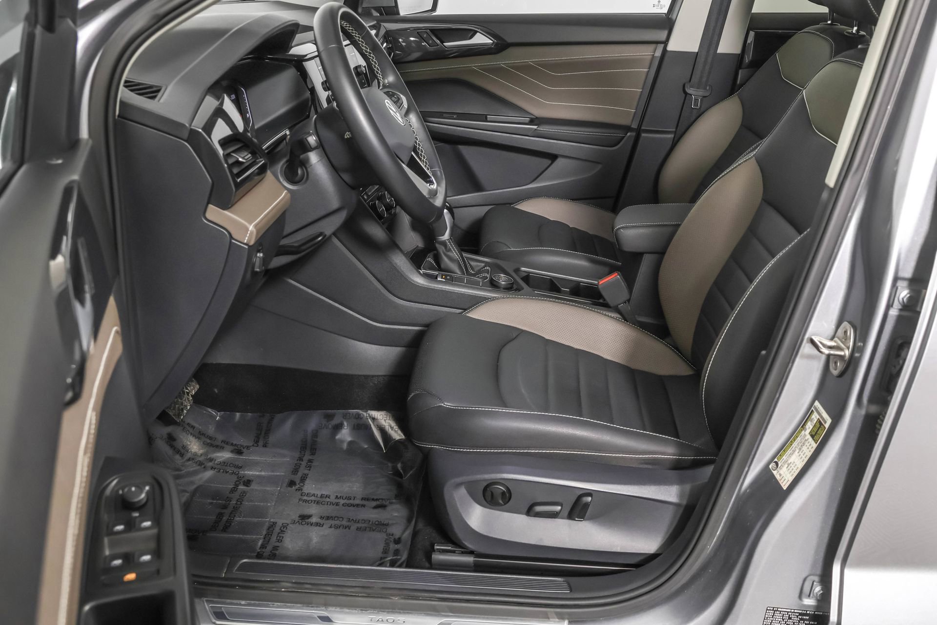 Certified 2024 Volkswagen Taos SEL image 25