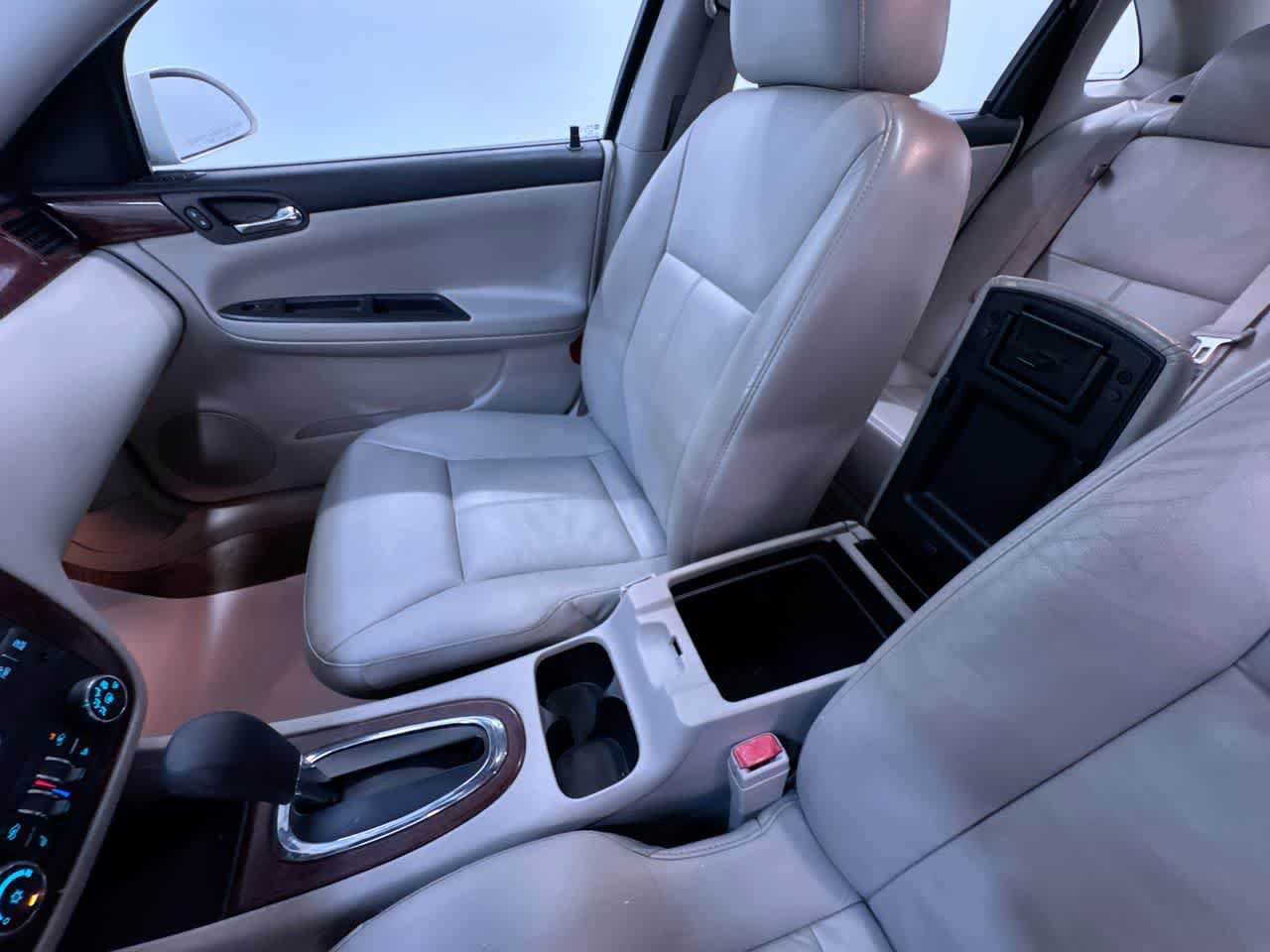 Used 2008 Chevrolet Impala LT w/ Luxury Edition Package FWD image 25