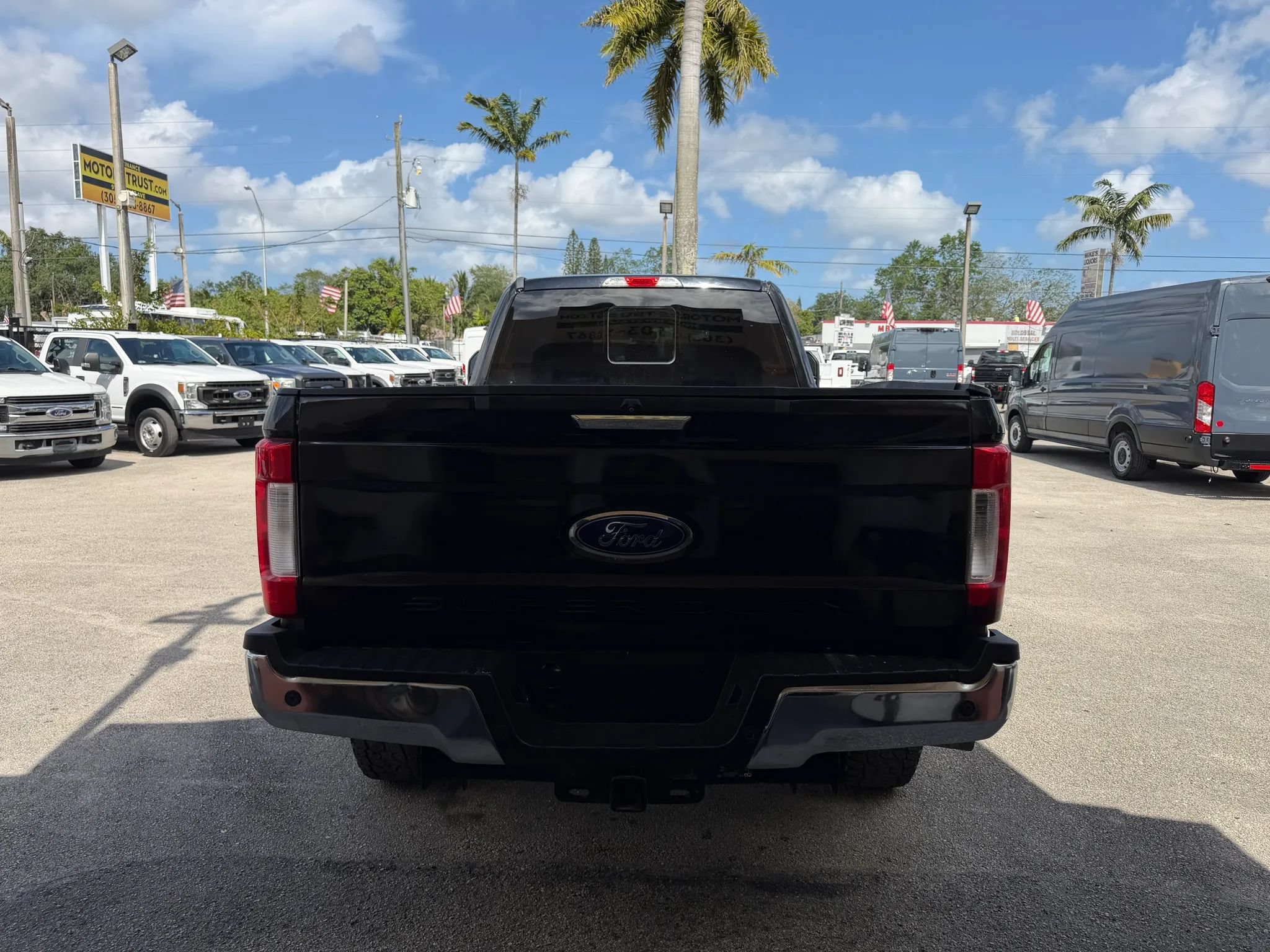 Used 2019 Ford F250 4x4 SuperCrew Lariat w/ Camper Package image 5