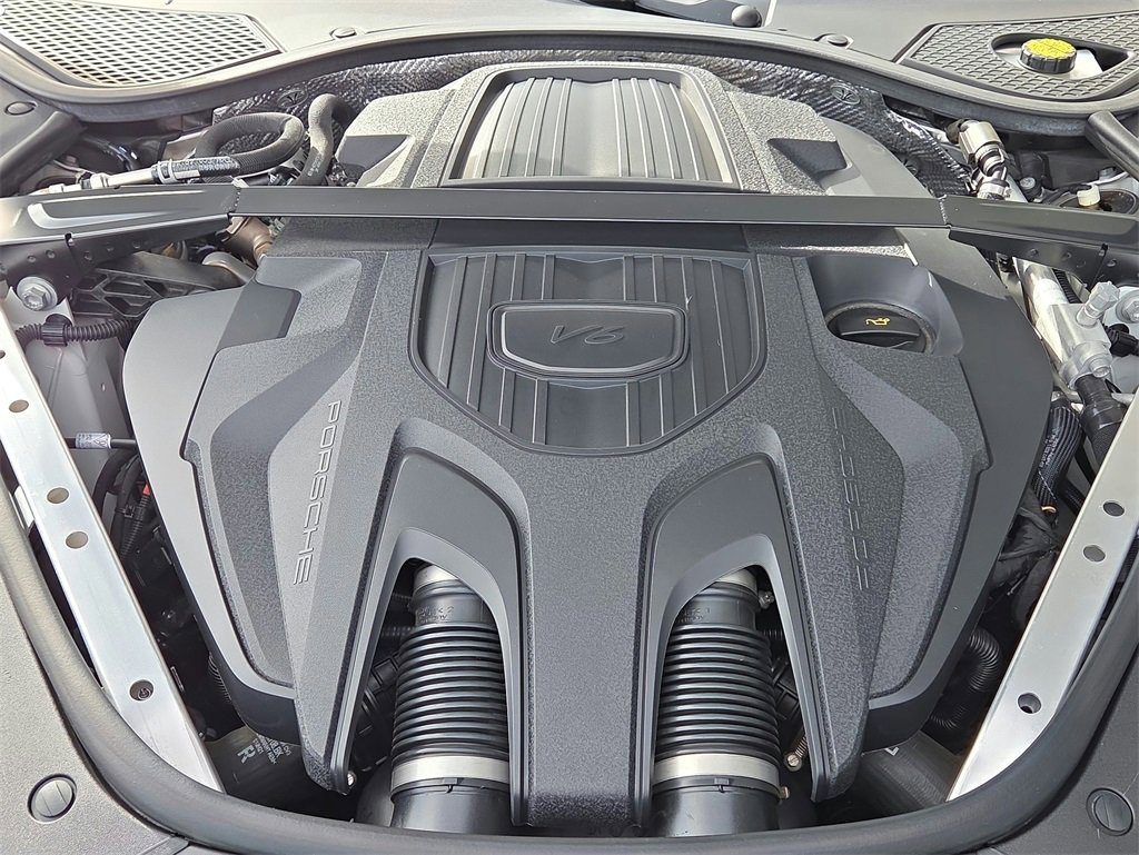 Used 2022 Porsche Panamera 4 image 32