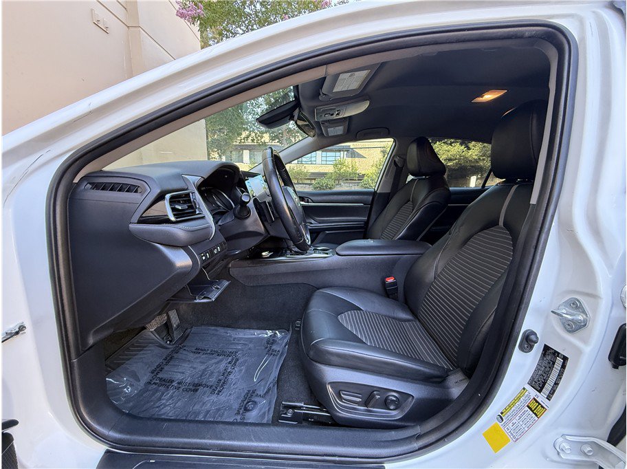 Used 2022 Toyota Camry SE FWD image 11