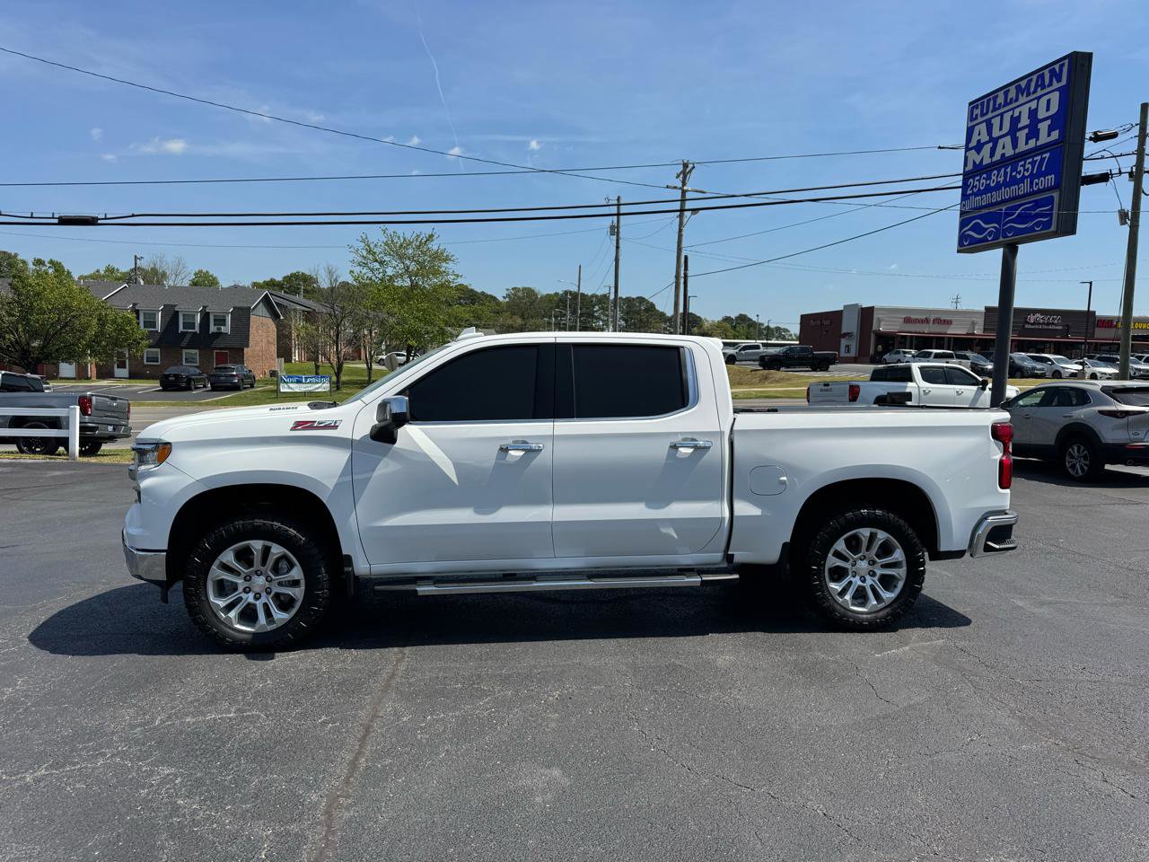 Used 2022 Chevrolet Silverado 1500 LTZ w/ Technology Package AWD/4WD image 2