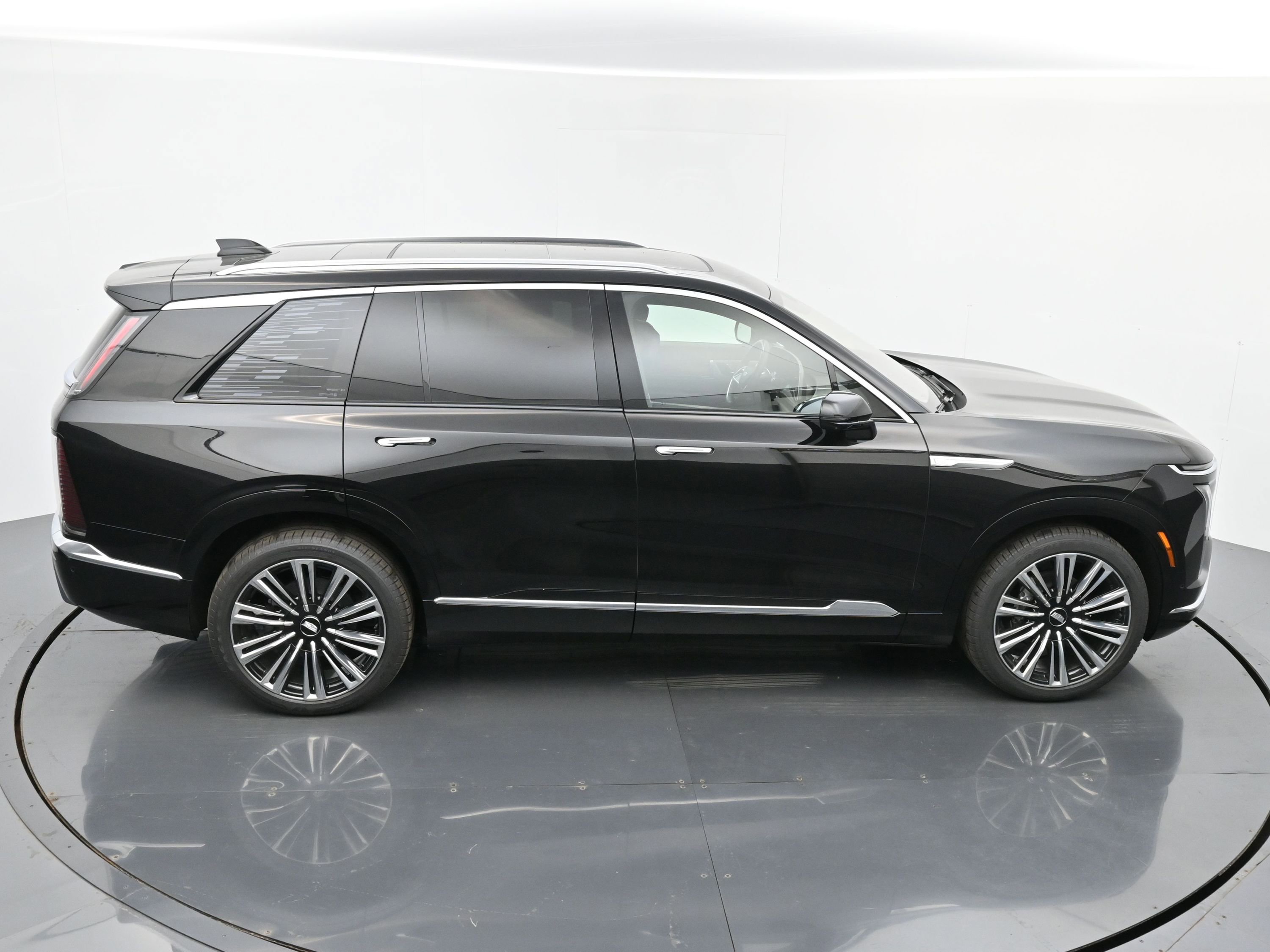 New 2026 Cadillac Vistiq Premium Luxury w/ LPO, Floor Liner Package image 28