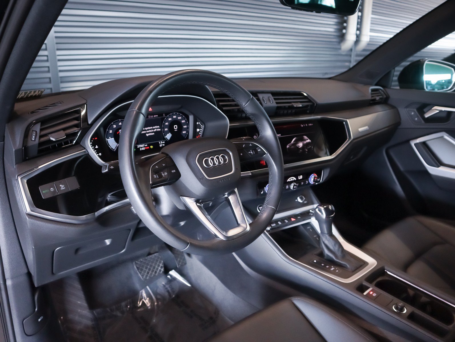 Used 2024 Audi Q3 2.0T Premium w/ Convenience Package AWD/4WD image 17