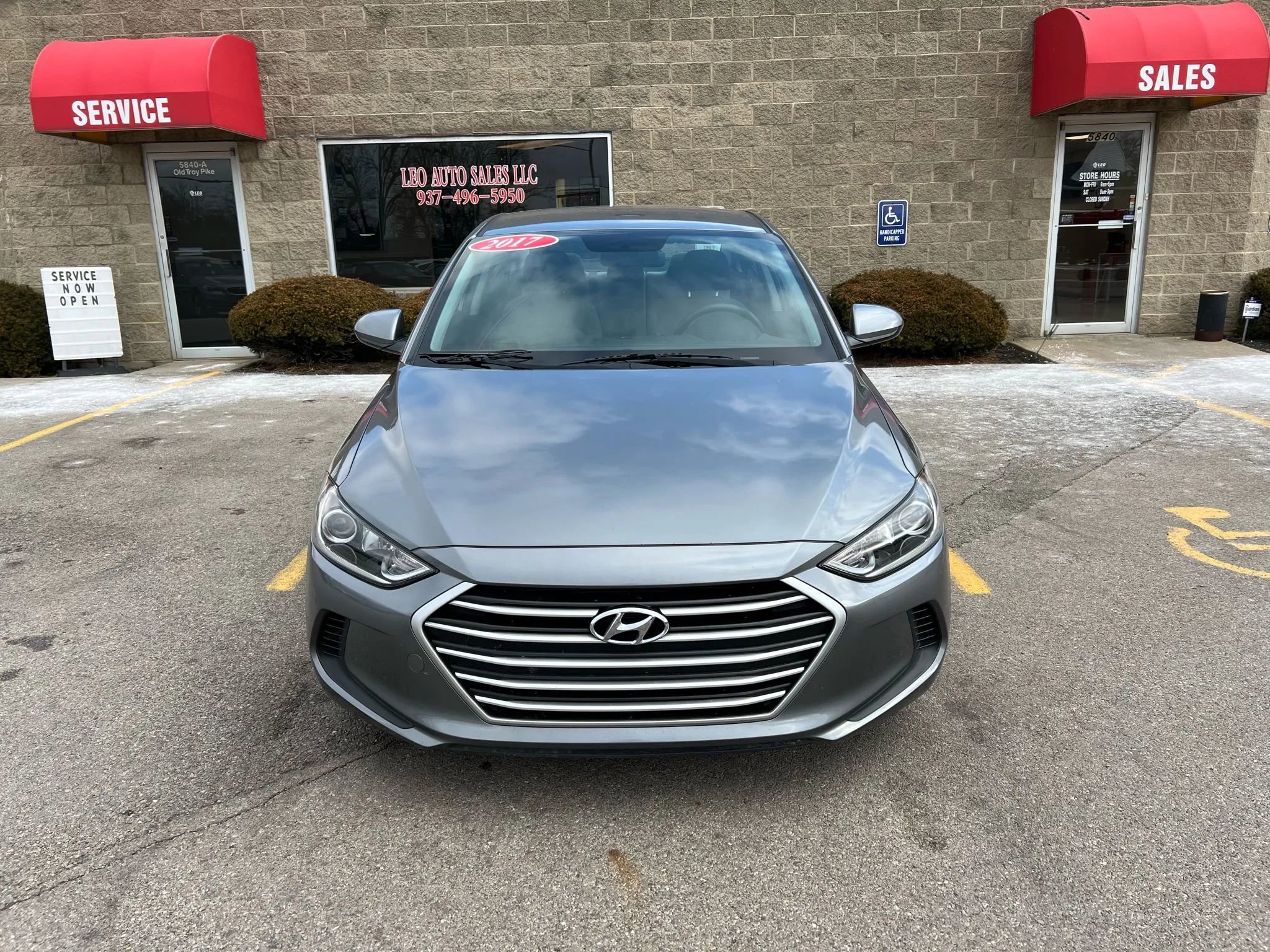Used 2017 Hyundai Elantra SE image 2