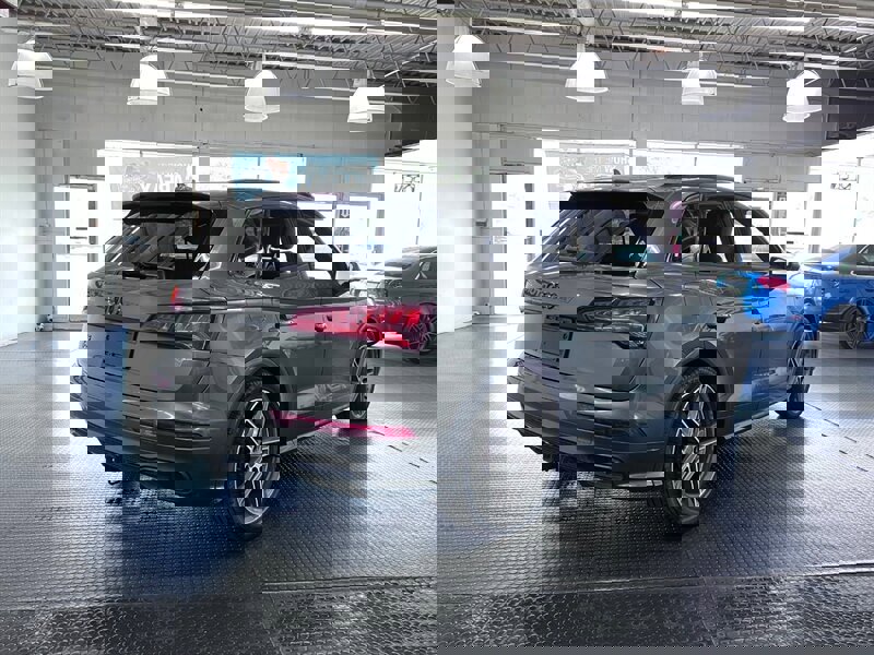 Used 2018 Audi SQ5 Premium Plus image 9