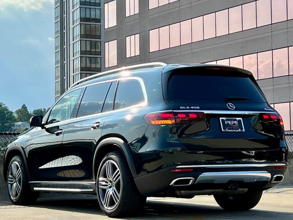 Certified 2025 Mercedes-Benz GLS 450 4MATIC image 5