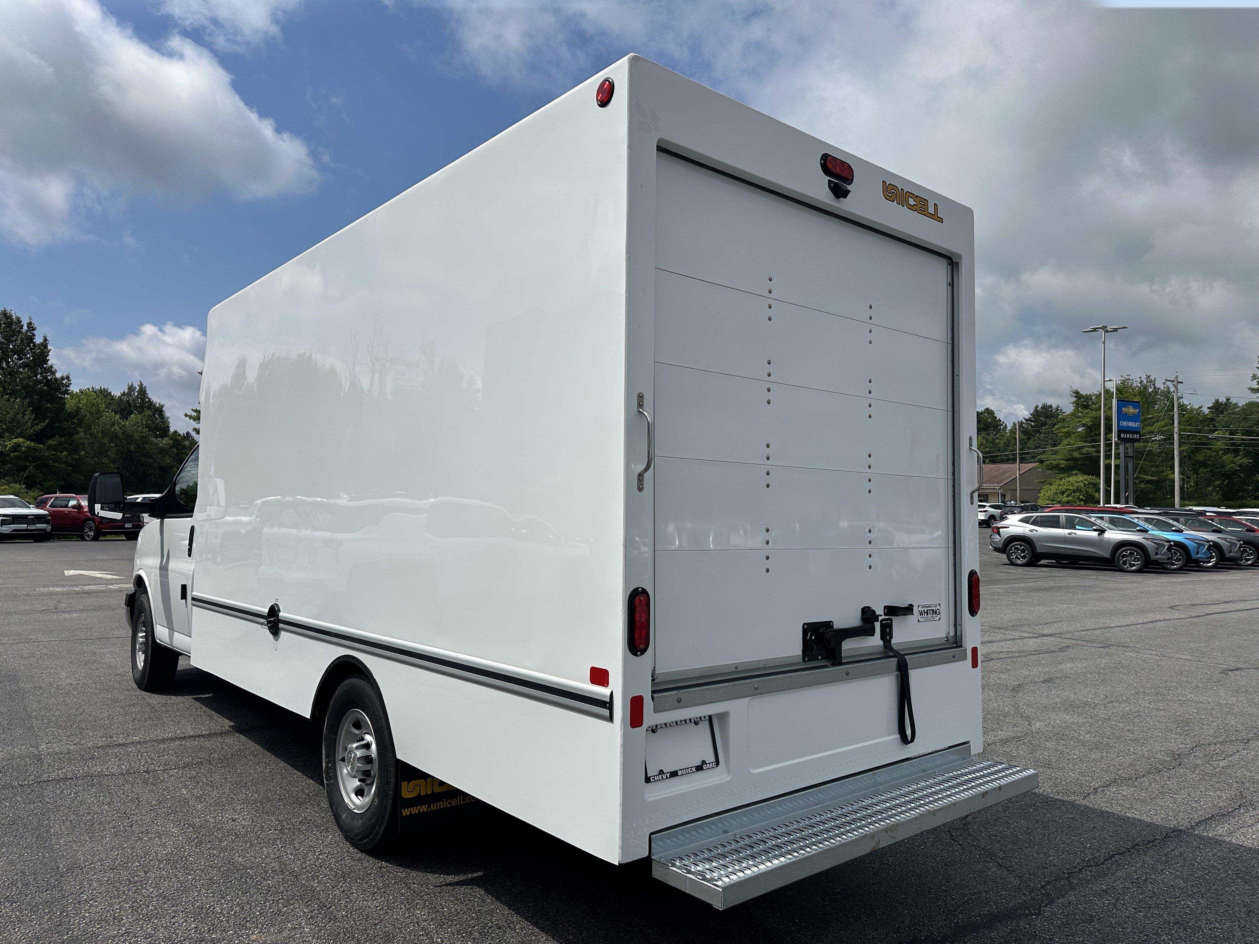 New 2026 Chevrolet Express 3500 w/ Power Convenience Package RWD image 4