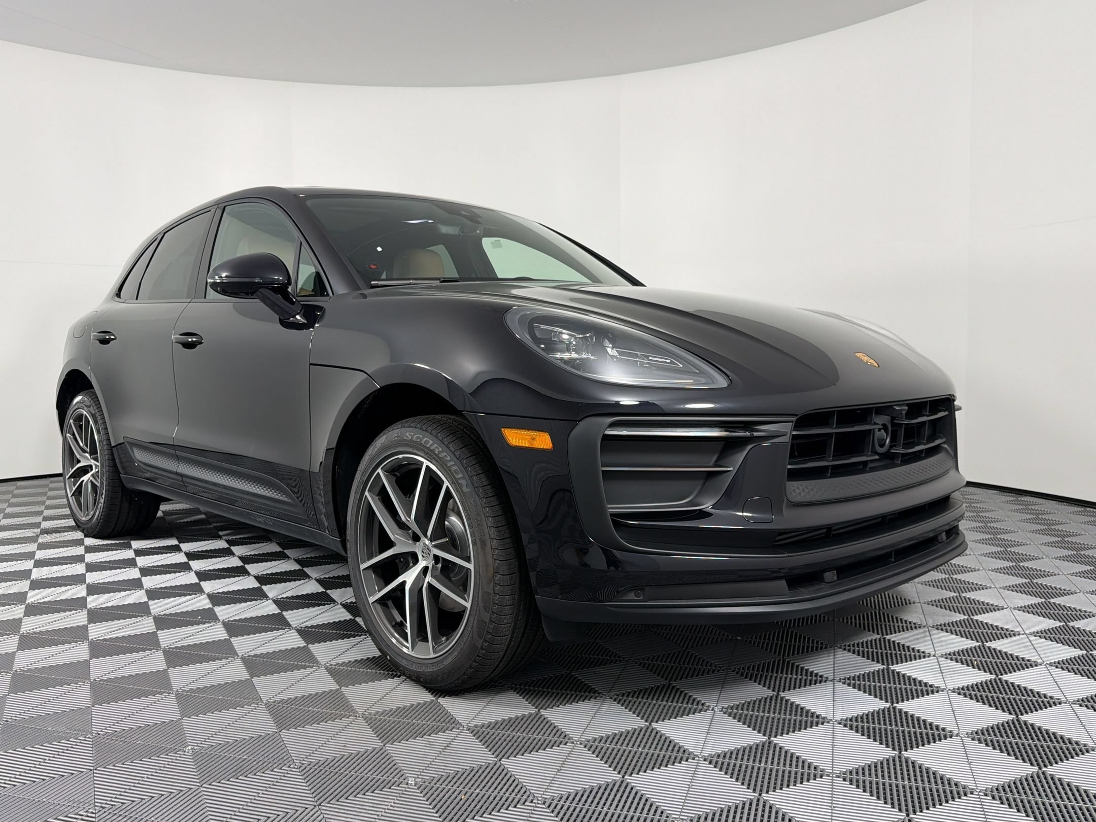 New 2026 Porsche Macan AWD/4WD image 7