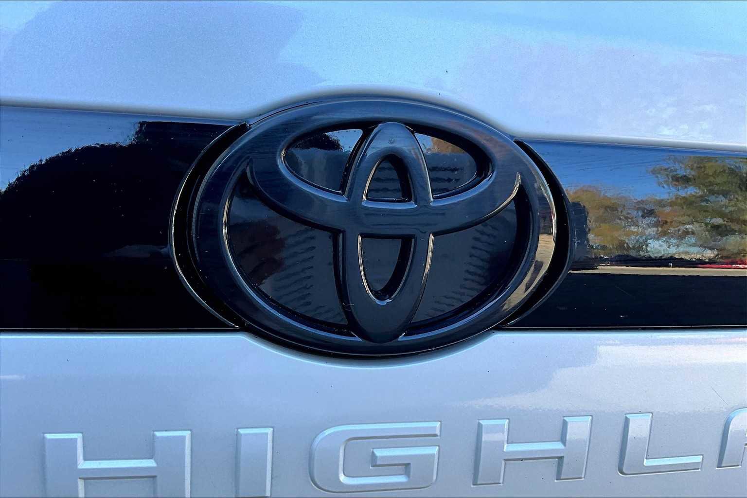 Used 2024 Toyota Grand Highlander XLE image 28