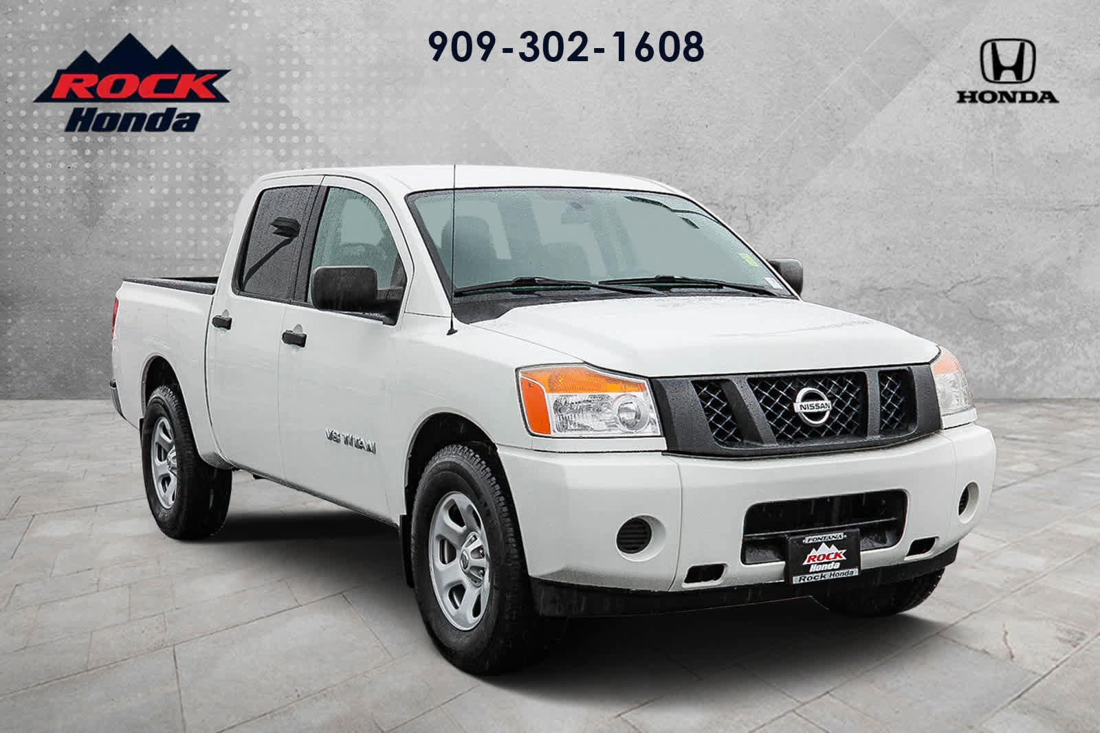 Used 2015 Nissan Titan S image 3