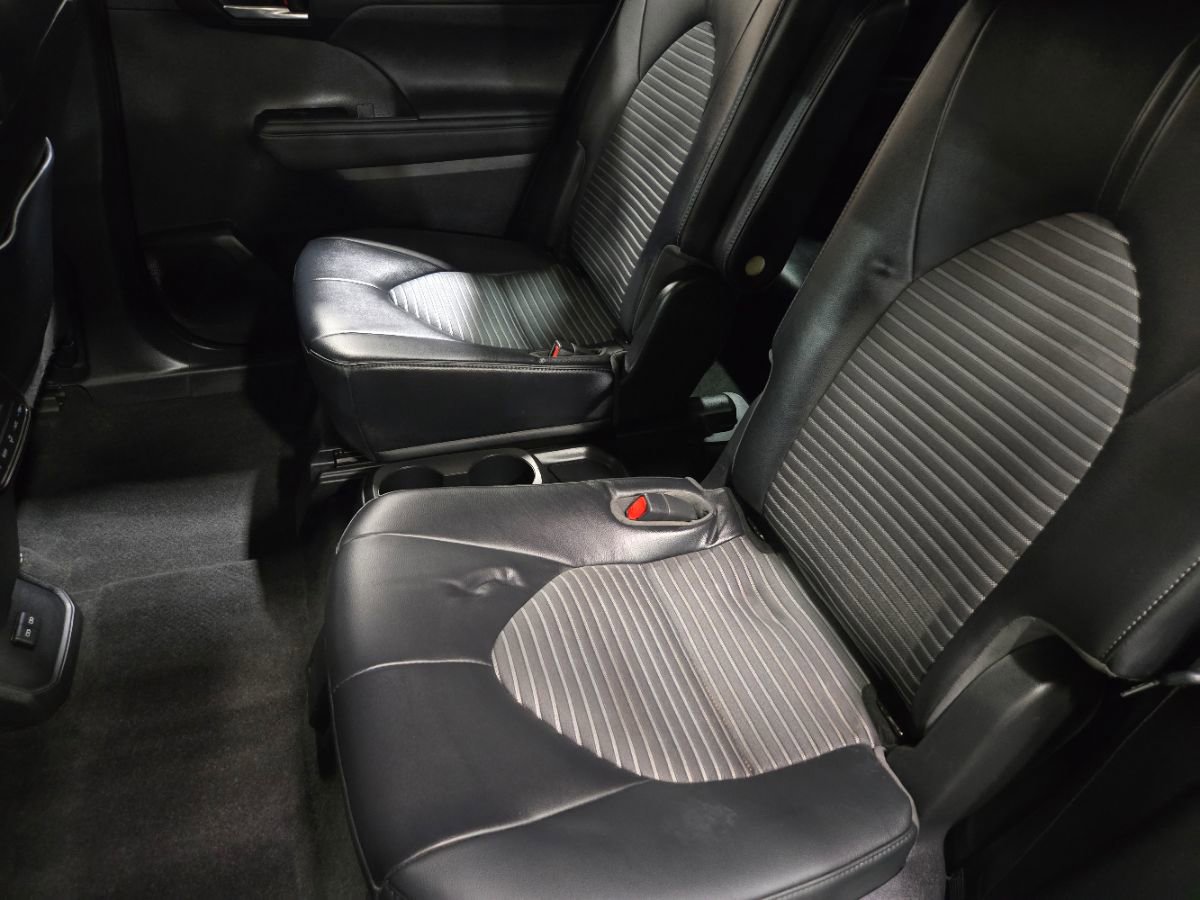 Used 2023 Toyota Highlander XSE image 47