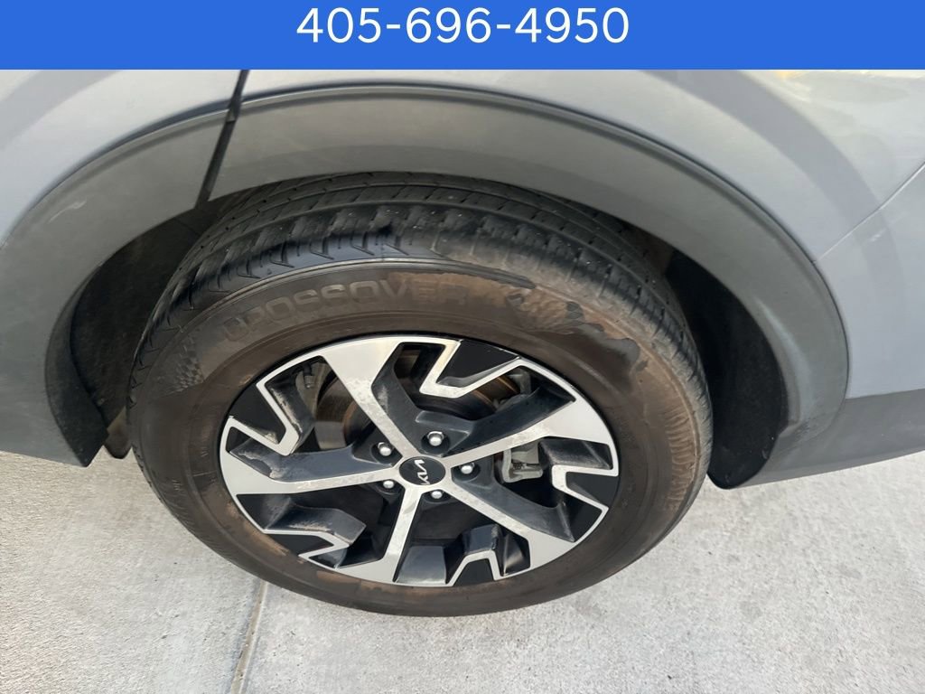 Used 2023 Kia Sportage EX image 7