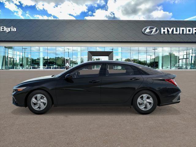New 2026 Hyundai Elantra SE FWD image 3