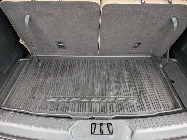 Used 2022 Ford Explorer XLT w/ Equipment Group 202A image 29