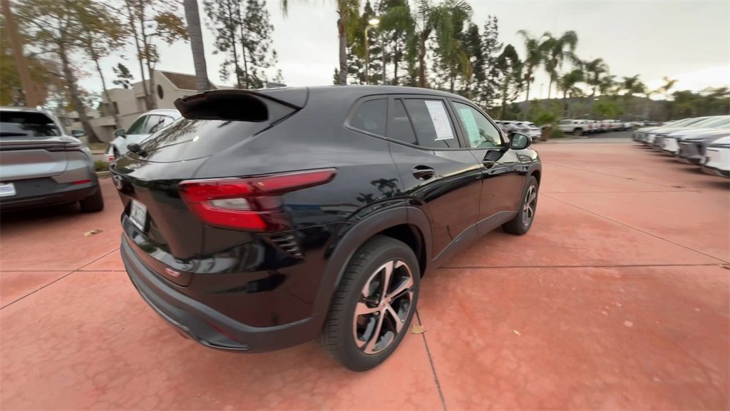 Used 2024 Chevrolet Trax RS w/ Driver Confidence Package image 8