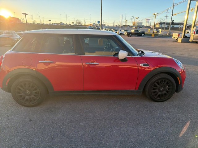 Used 2021 MINI Cooper 4-Door Hardtop w/ Storage Package image 14