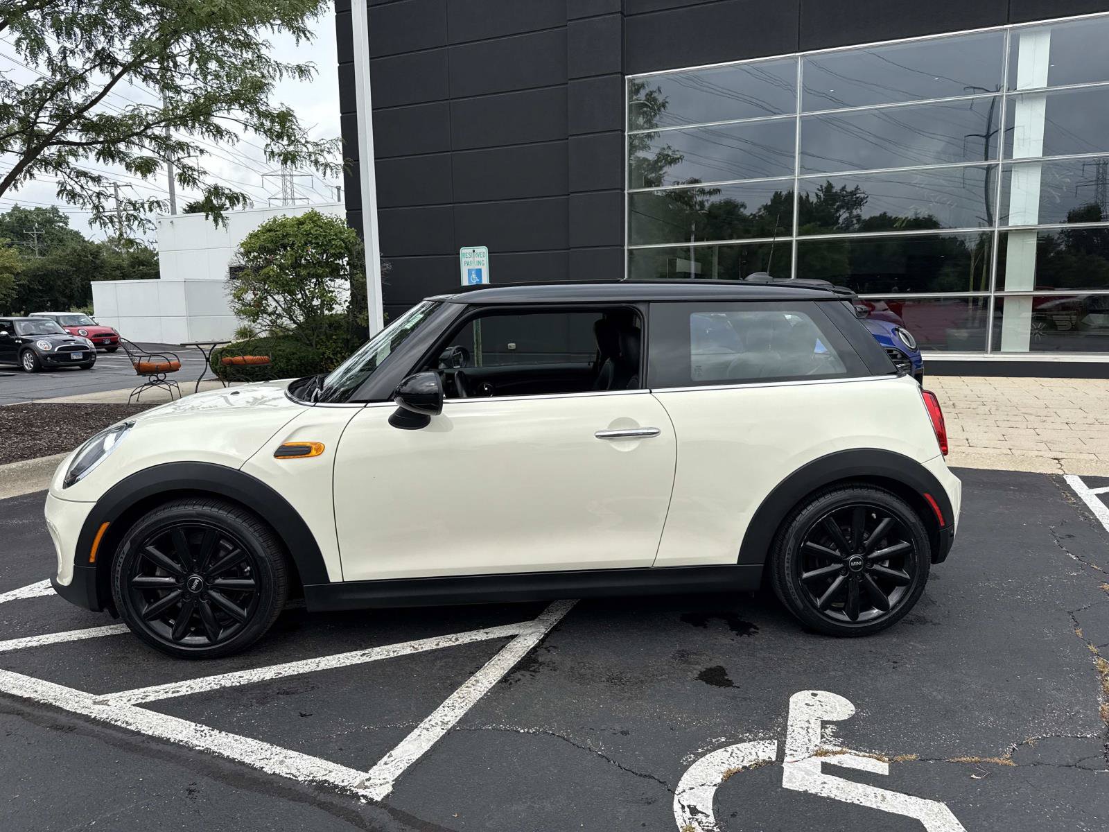 Used 2019 MINI Cooper 2-Door Hardtop FWD image 2