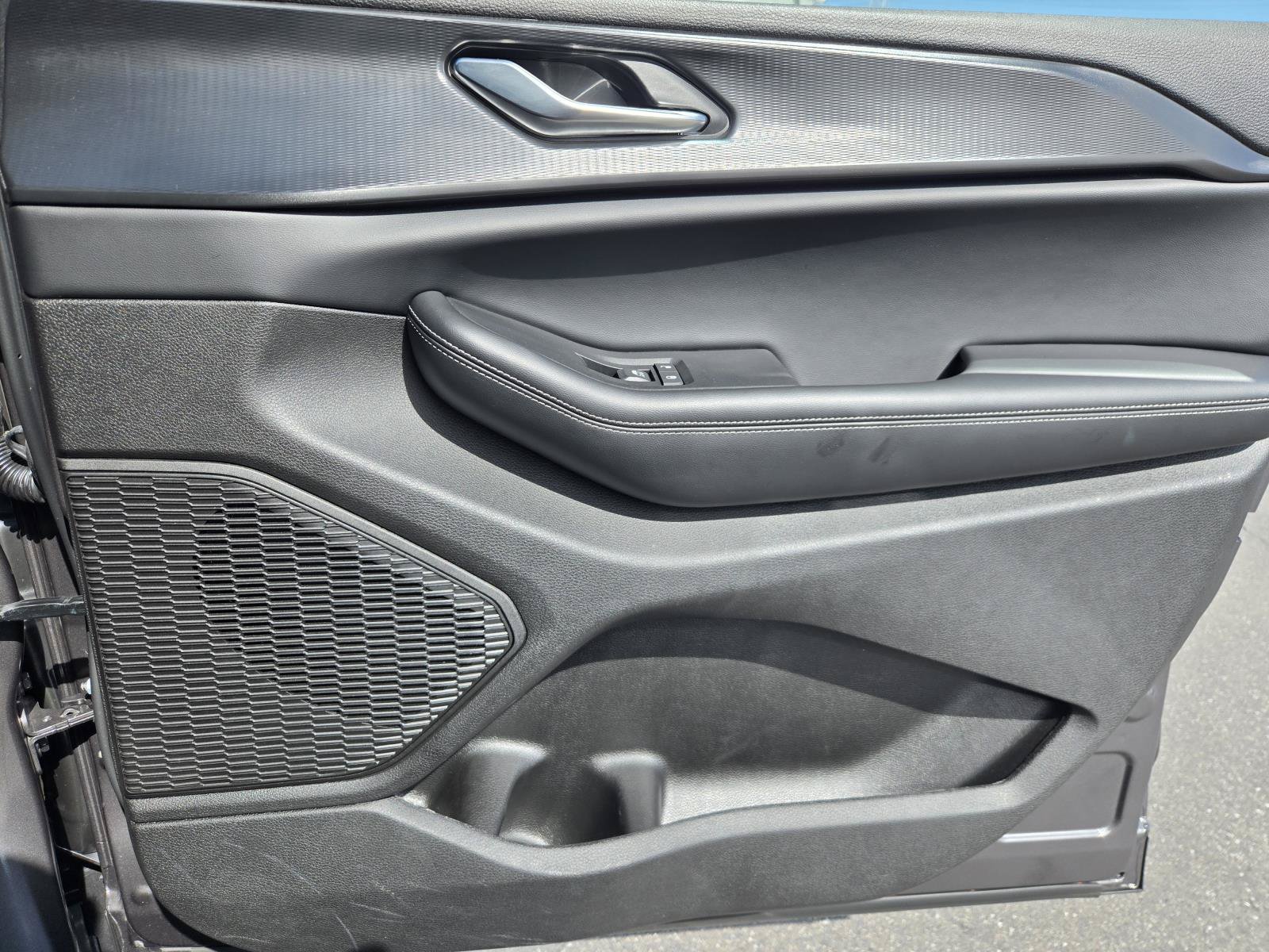 Certified 2025 Jeep Grand Cherokee Altitude RWD image 35