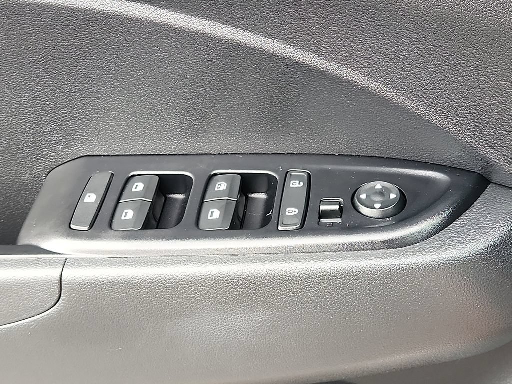 Used 2025 Hyundai Venue SEL FWD image 26
